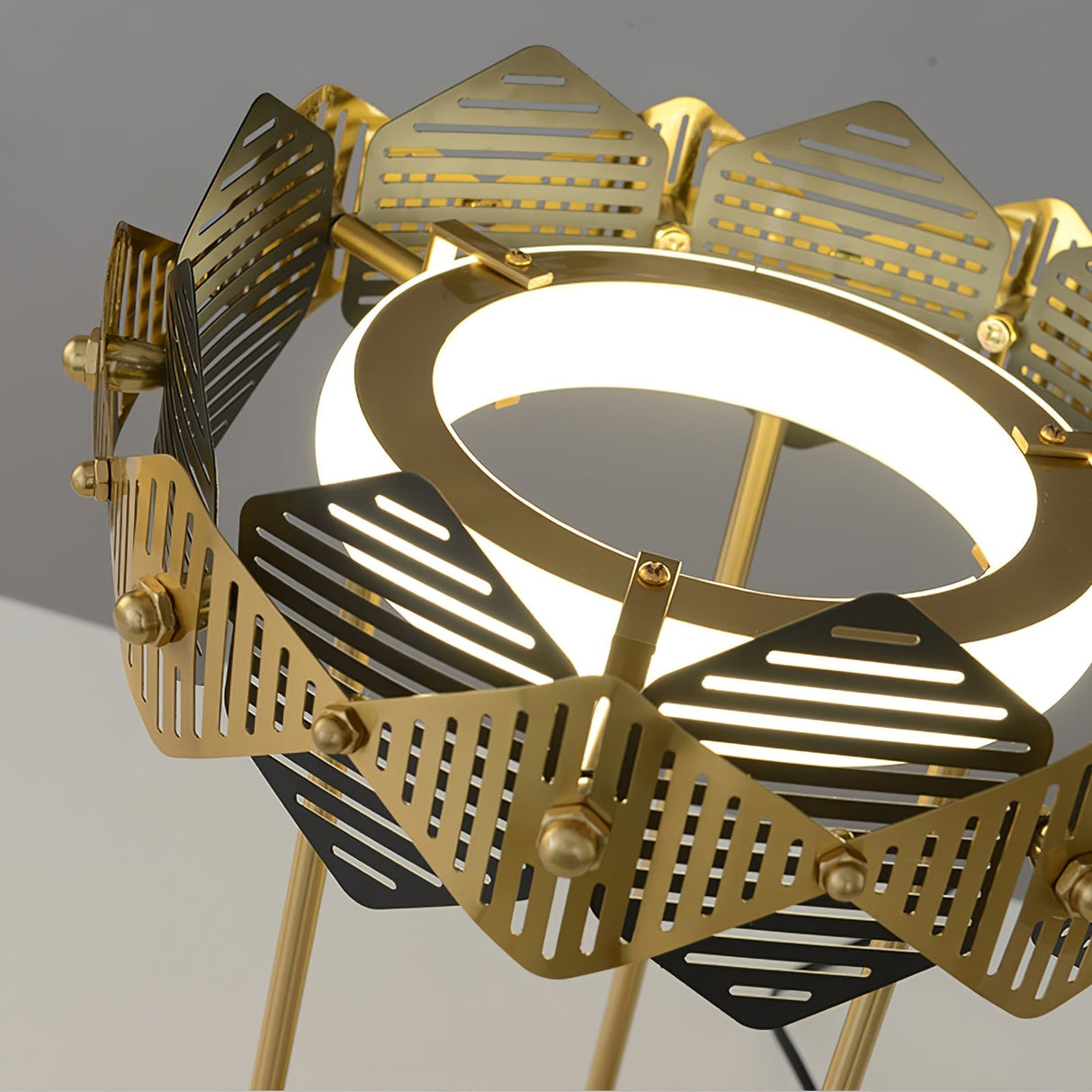Modern Table Lamp Gold Diamond Metal Shade Design - Product detail 9