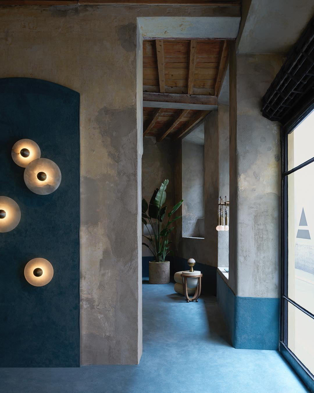 Modern Marble Wall Light Circular Alabaster Disc Design - Product detail 4