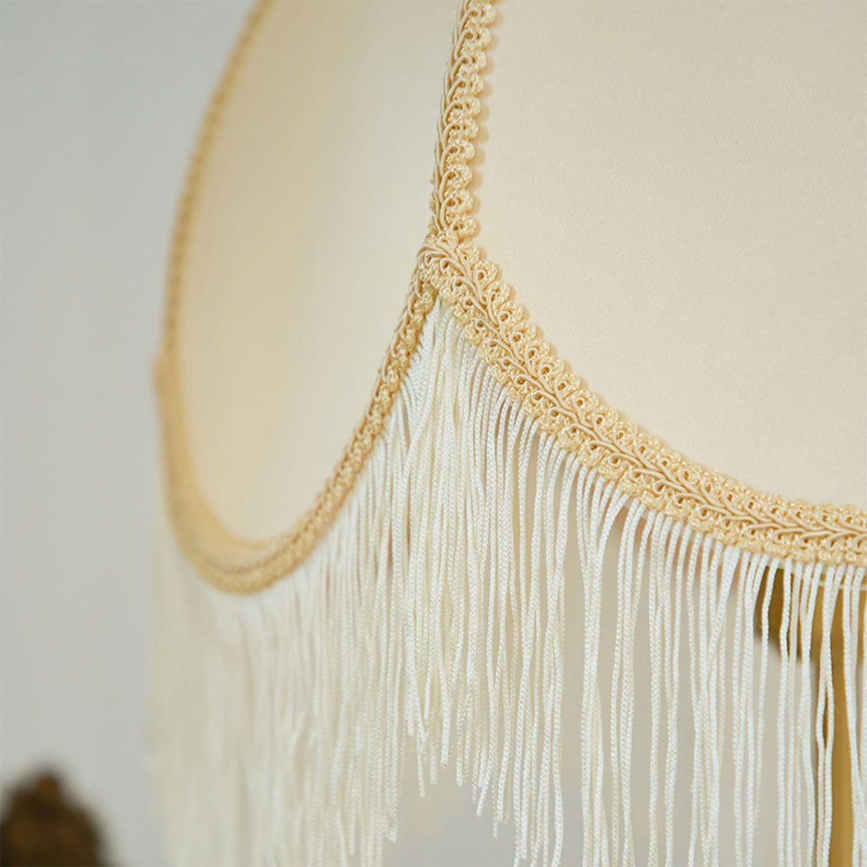 Traditional Table Lamp Marble Base with Fringe Shade - Product detail 5