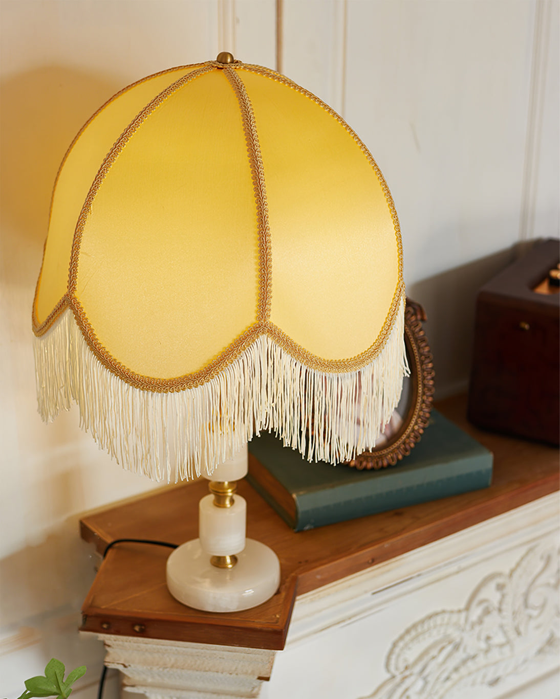 Traditional Table Lamp Marble Base with Fringe Shade - Product detail 4