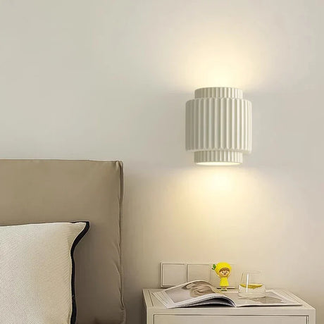 Modern Wall Sconce  Ribbed Resin Design - Product detail 4