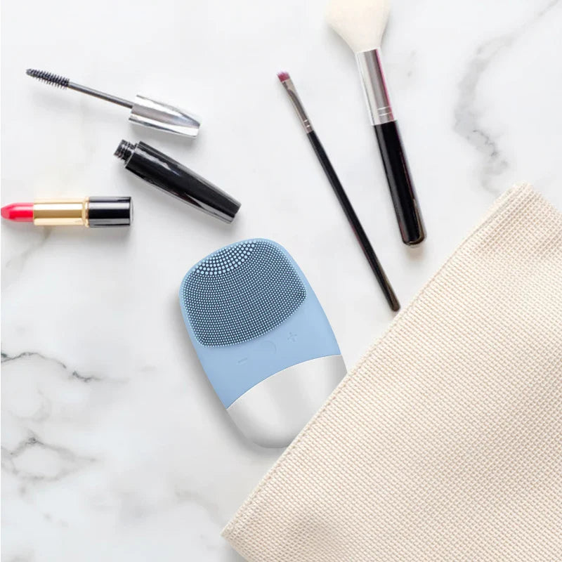 Sonic Facial Cleansing Brush  Multi-Zone Silicone Technology - Detailed view