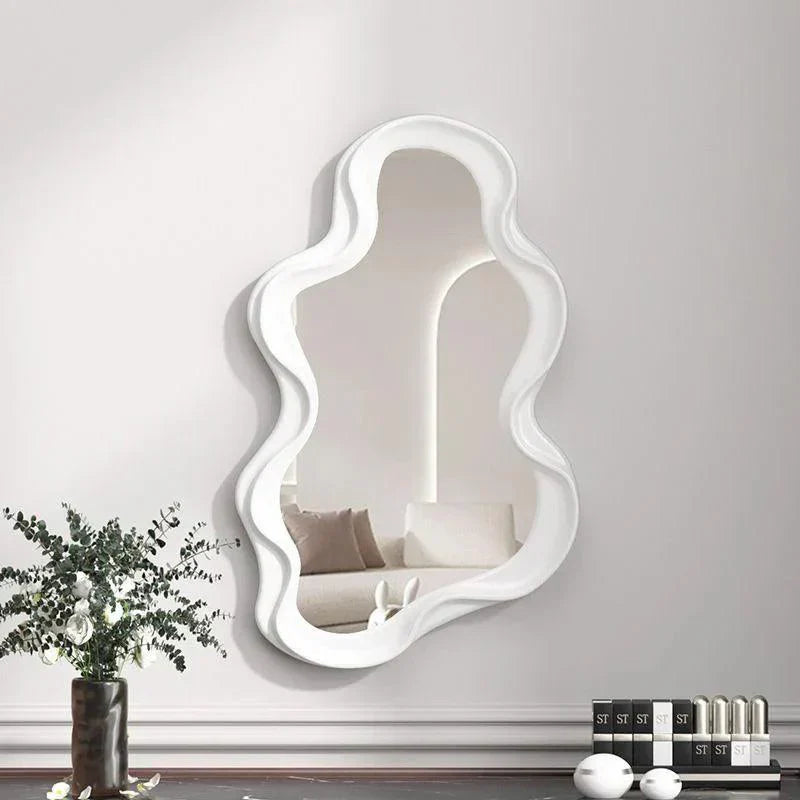 Wavy Wall Mirror Cloud-Shaped Organic Frame - Detailed view