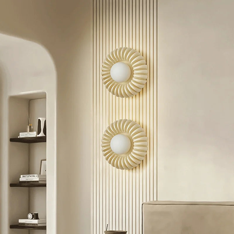 Modern Wall Sconce Fluted Resin Design With LED Light - Product detail 4