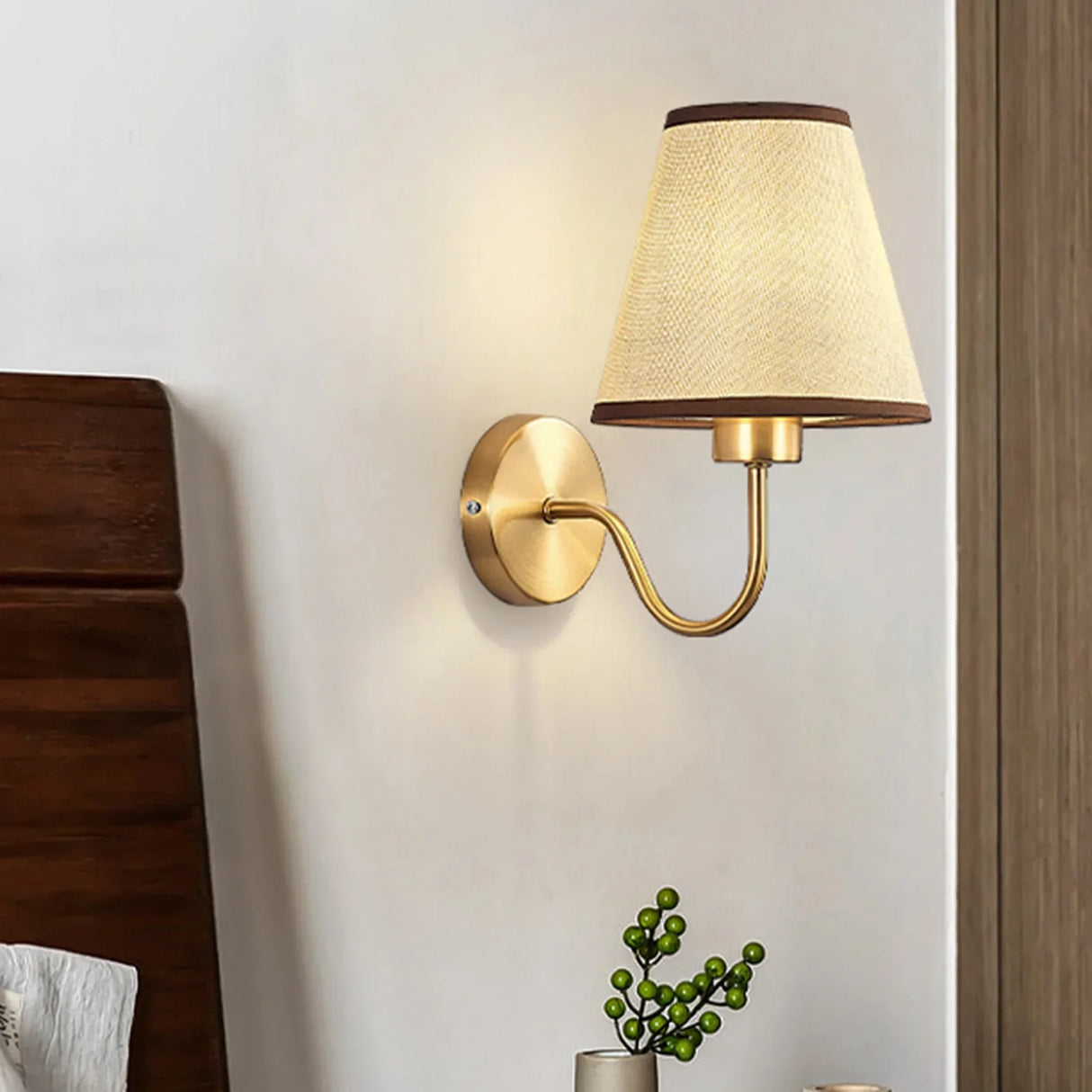 Modern Wall Sconce Brushed Gold with Fabric Shade - Product detail 12