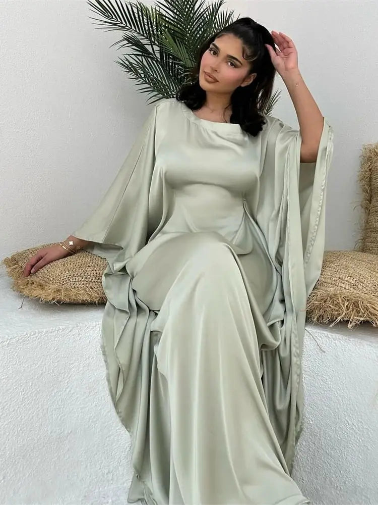Elegant Maxi Dress Flowing Cloak Sleeves Design - Product detail 4