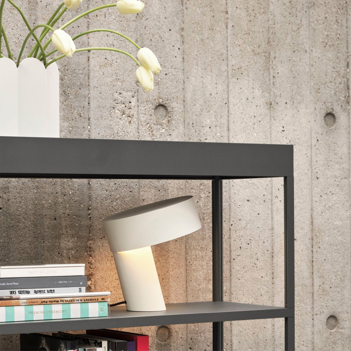 Modern Table Lamp Slanted Metal Design - Product detail 6