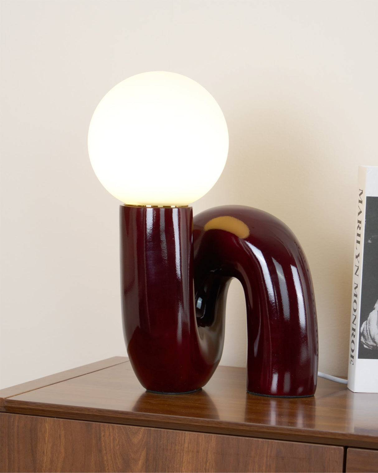 Modern Table Lamp Curved Pink Resin with Glass Globe - Product detail 5