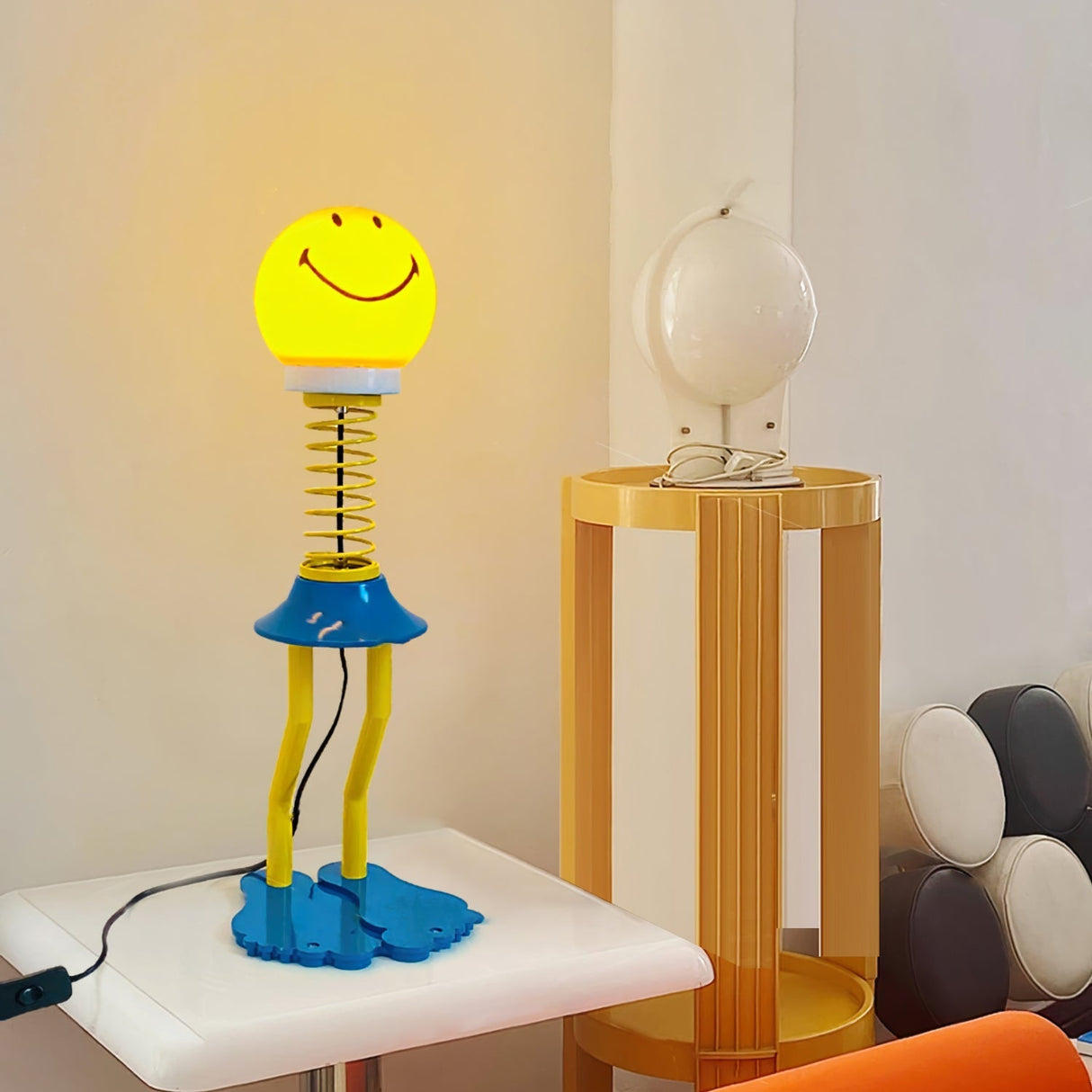 Modern Spring Table Lamp Yellow Smiley Design - Product detail 5