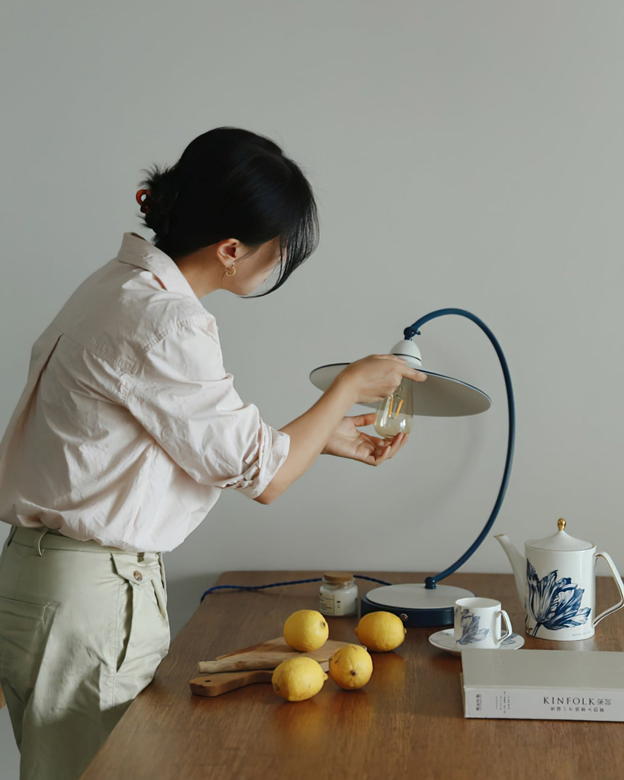 Modern Desk Lamp White Shade Blue Curved Design - Product detail 4