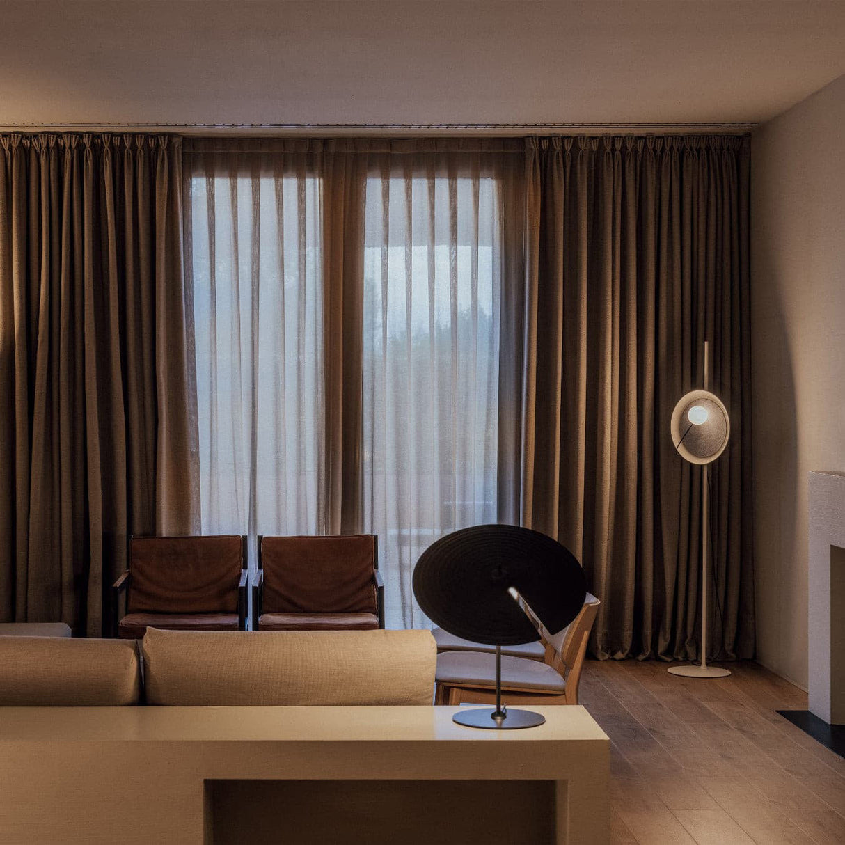 Modern Table Lamp Rotating Disc Shade Design - Product detail 8