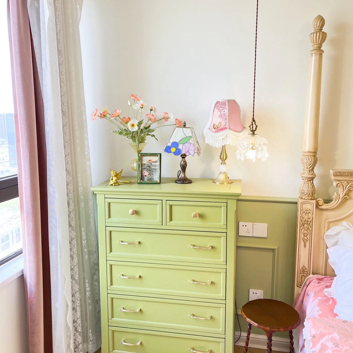 Vintage Tiffany Table Lamp Floral Glass Shade With Antique Gold Base - Product detail 17