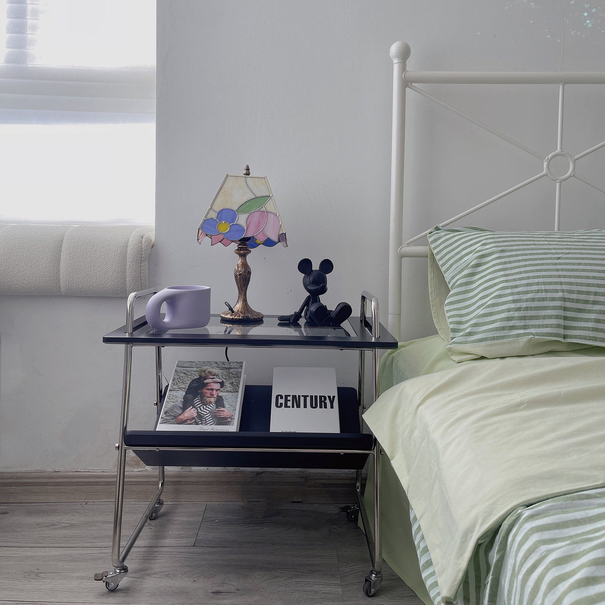 Vintage Tiffany Table Lamp Floral Glass Shade With Antique Gold Base - Product detail 24