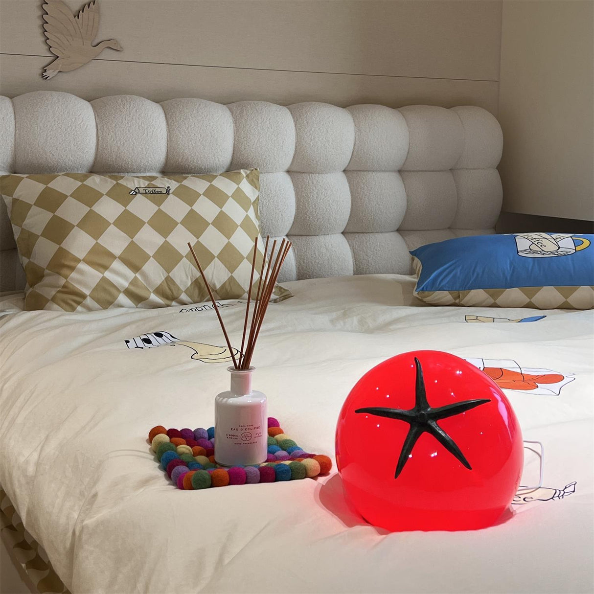 Tomato Table Lamp Playful LED Resin Design - Product detail 8