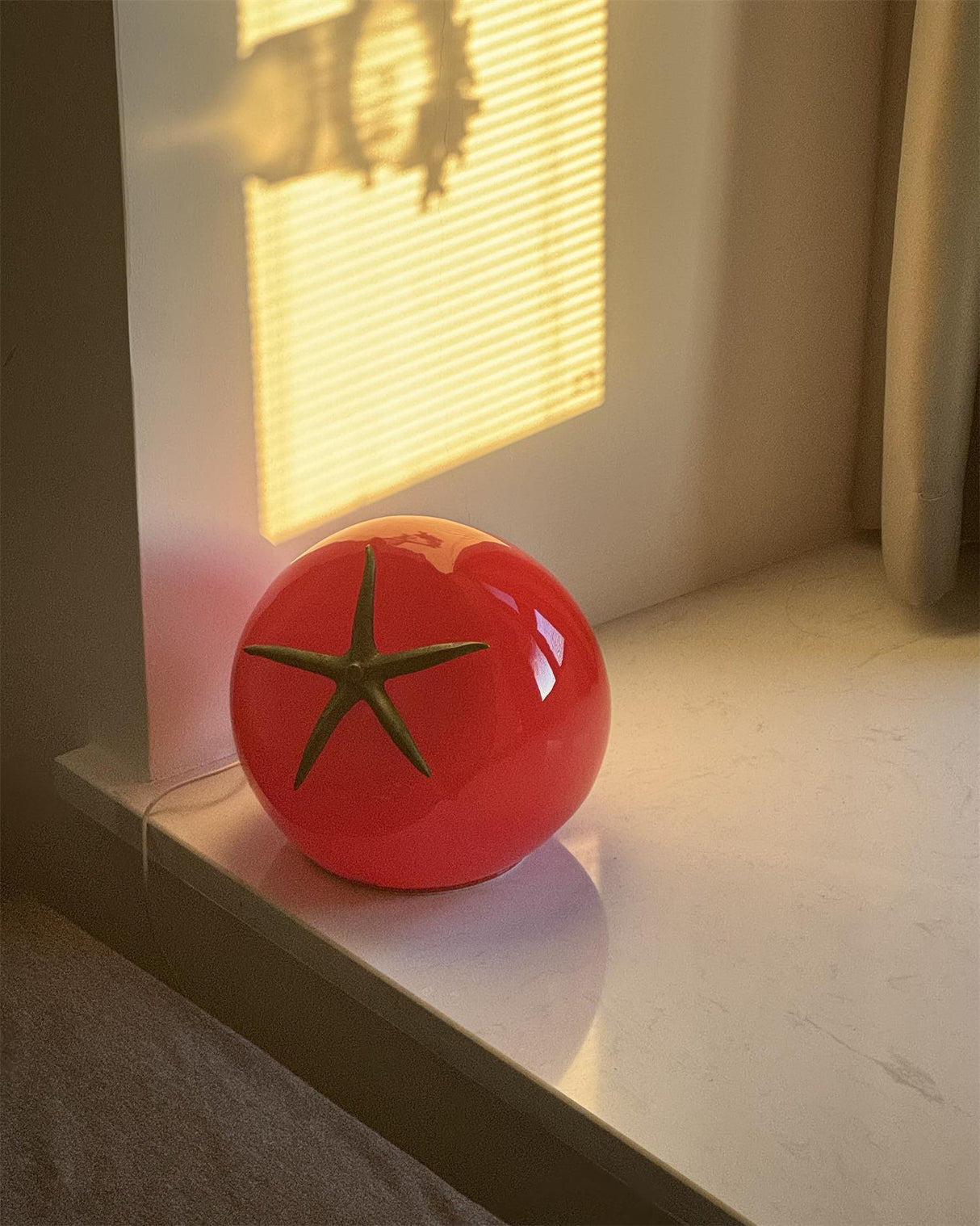 Tomato Table Lamp Playful LED Resin Design - Product detail 27