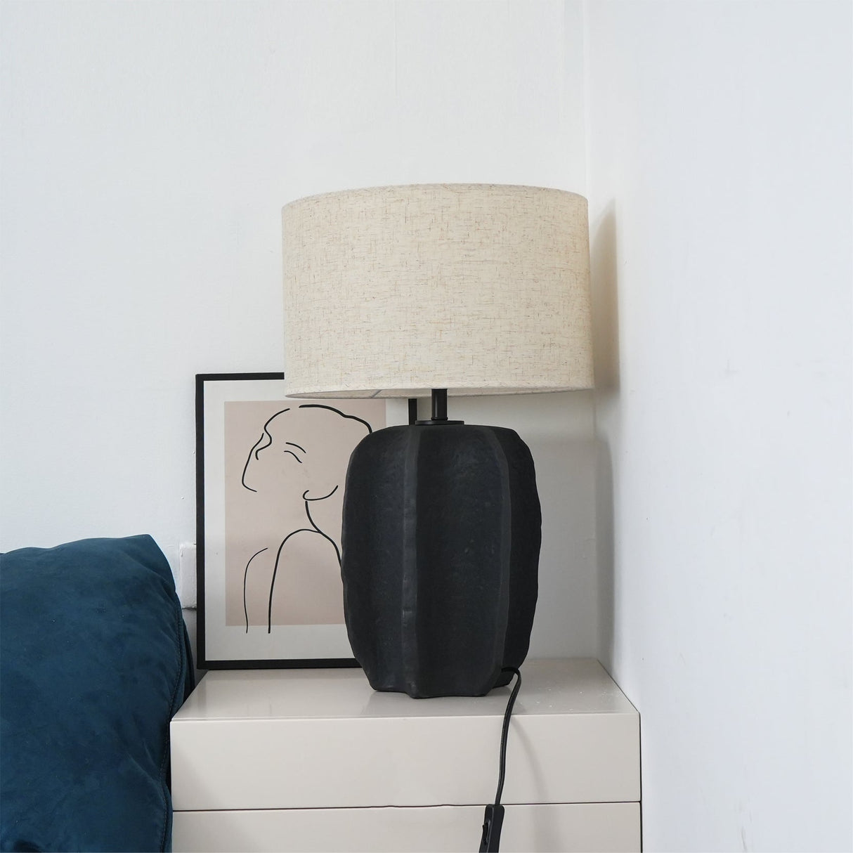 Modern Ceramic Table Lamp Ribbed Base Design - Product detail 19