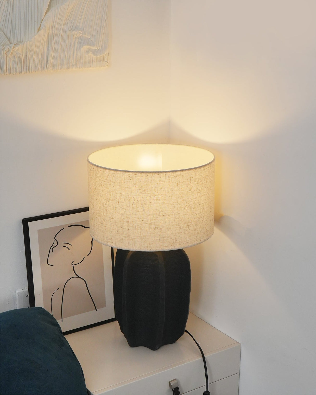 Modern Ceramic Table Lamp Ribbed Base Design - Product detail 18