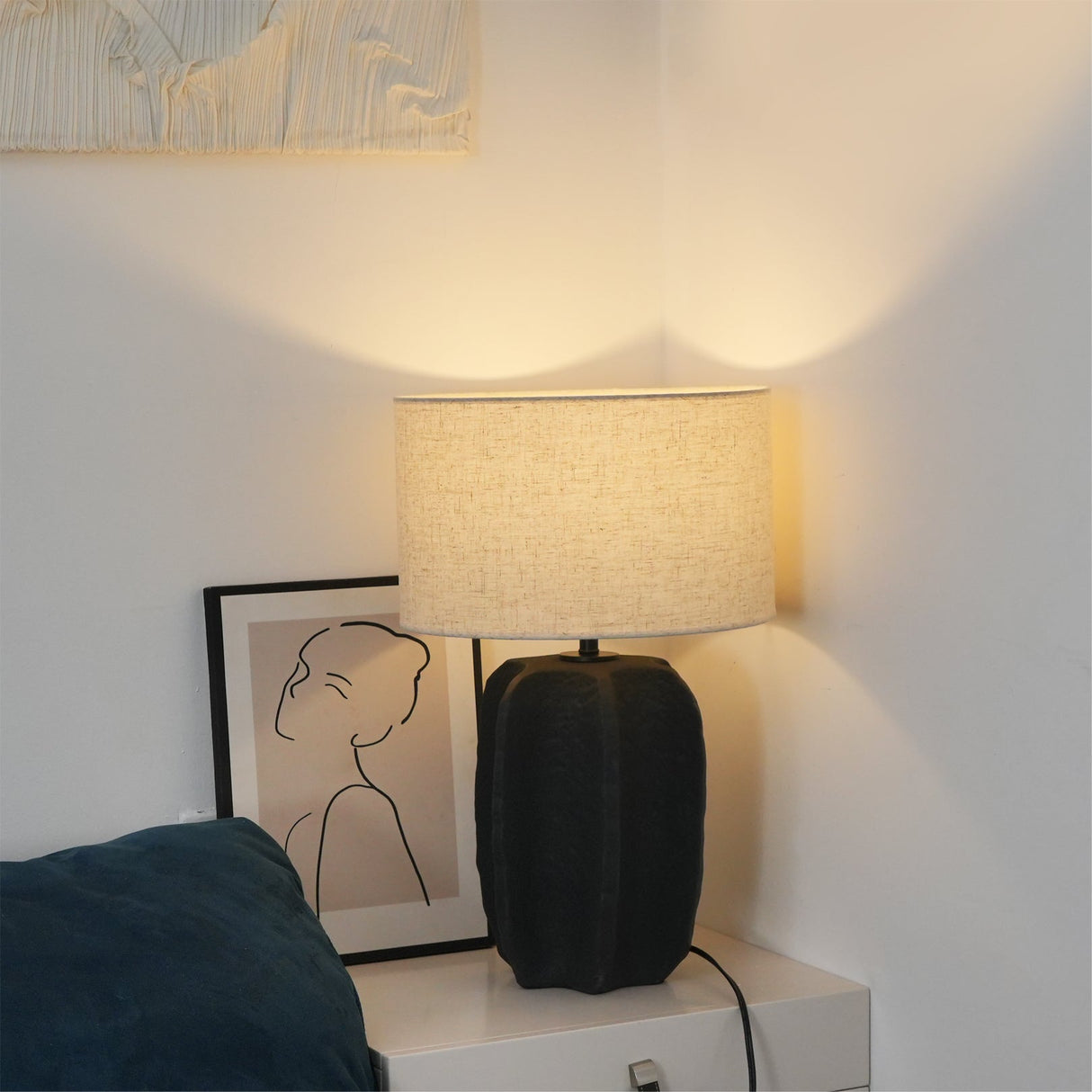 Modern Ceramic Table Lamp Ribbed Base Design - Product detail 13