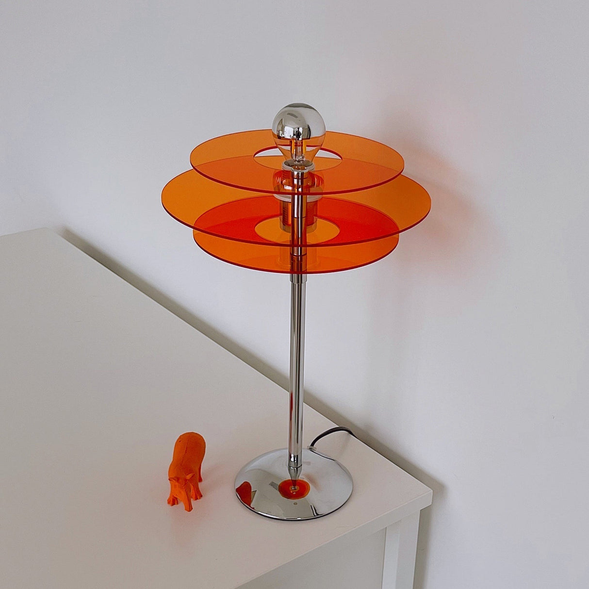 Modern Geometric Table Lamp Orange Acrylic Disc Design - Product detail 31