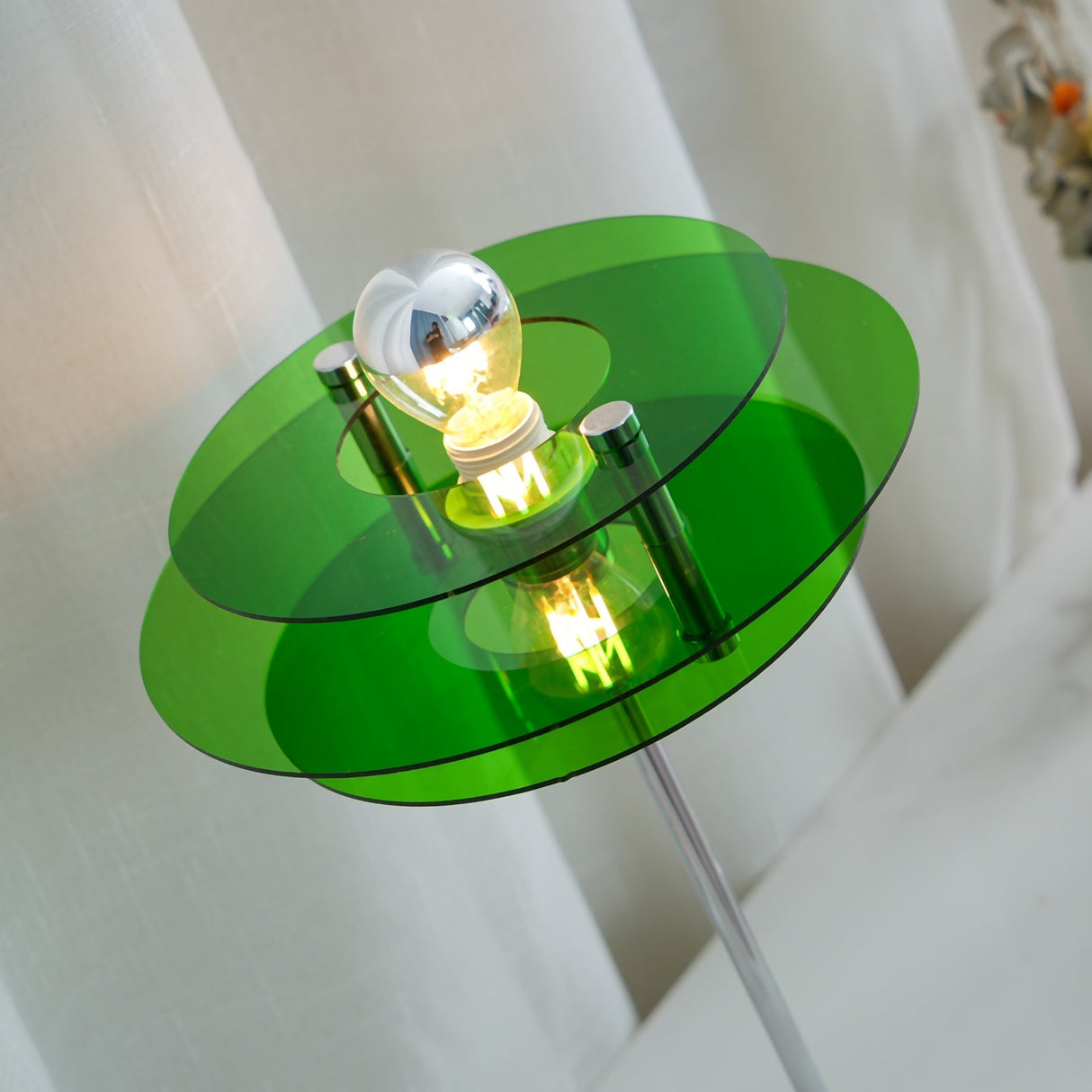 Modern Geometric Table Lamp Orange Acrylic Disc Design - Product detail 14