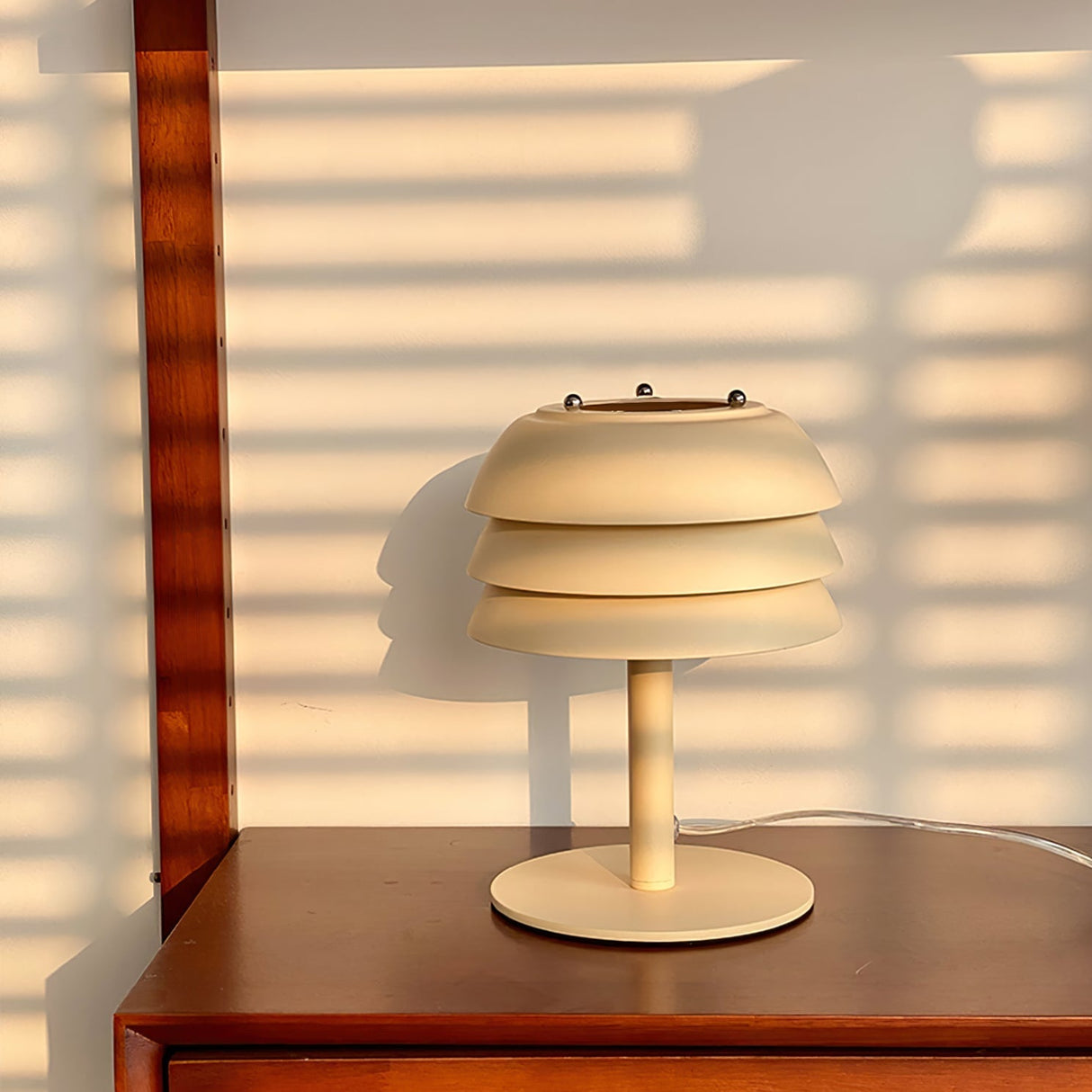 Modern Table Lamp Layered Metal Shade Design - Product detail 11