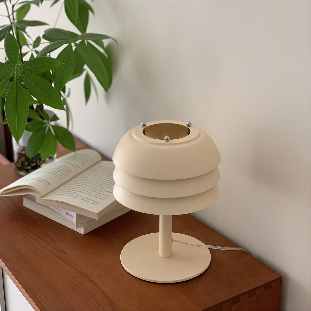 Modern Table Lamp Layered Metal Shade Design - Product detail 12