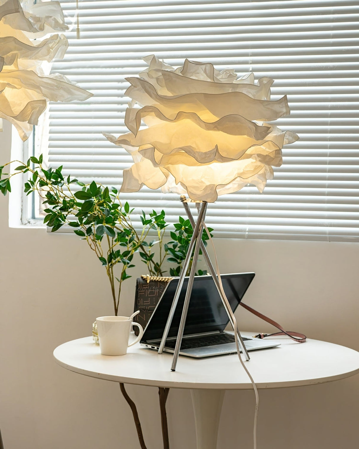 Cloud Paper Table Lamp  Sculptural White Shade Design - Product detail 11