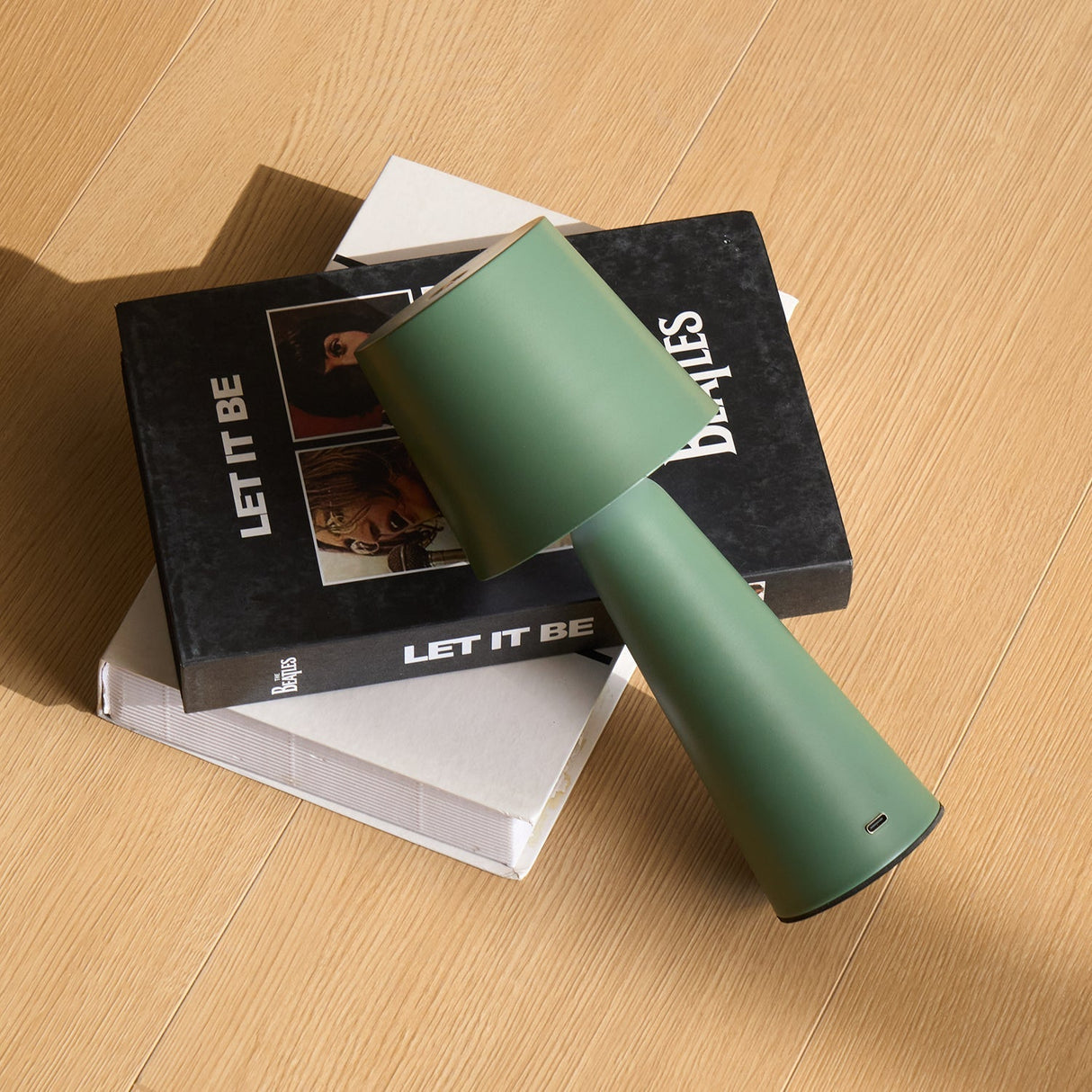 Modern Rechargeable Table Lamp Conical Metal Design - Product detail 13