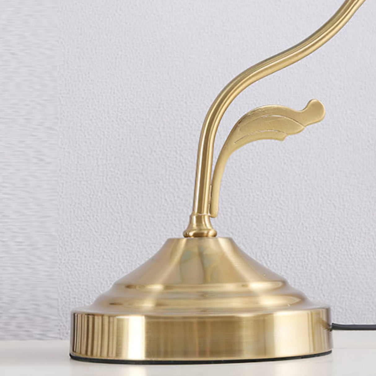 Floral Glass Table Lamp Brass Frame with Petal Shade - Product detail 7