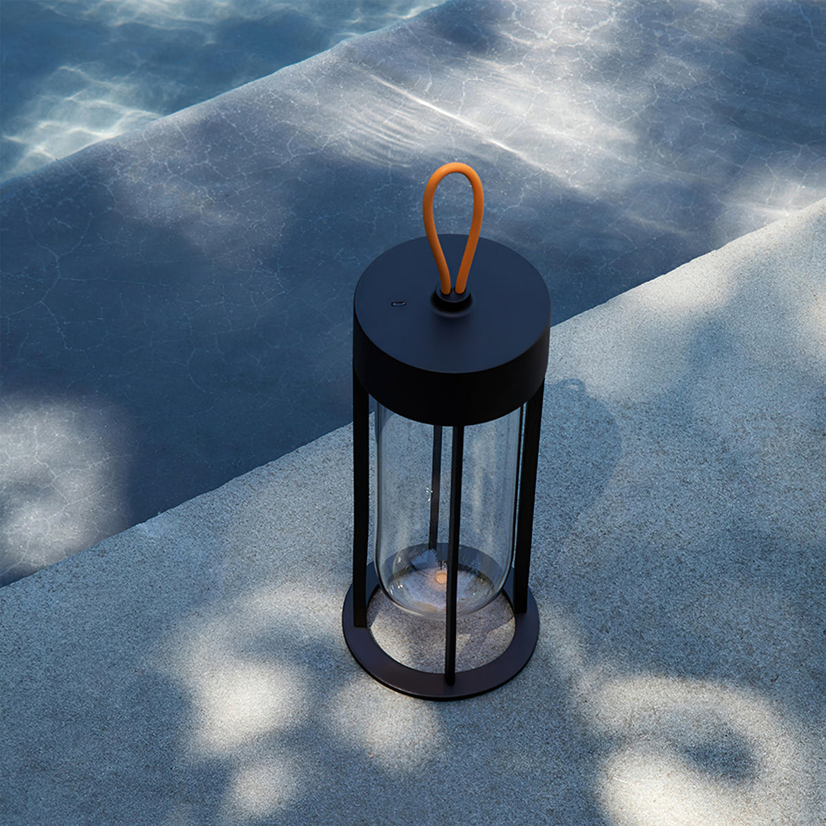 Portable LED Table Lamp Glass Cylinder Design with Leather Handle - Product detail 11