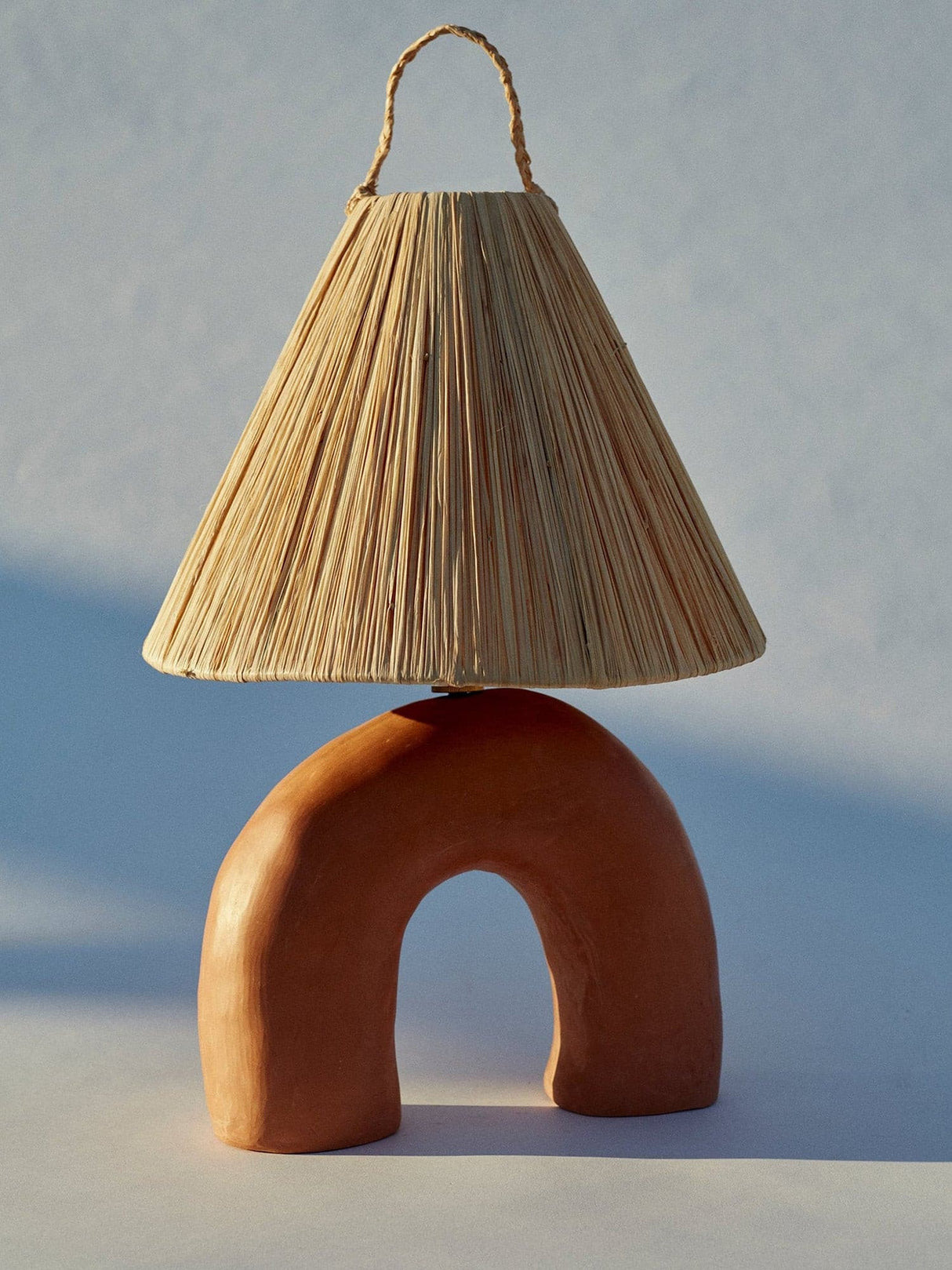 Modern Ceramic Table Lamp Curved Base with Raffia Shade - Product detail 34