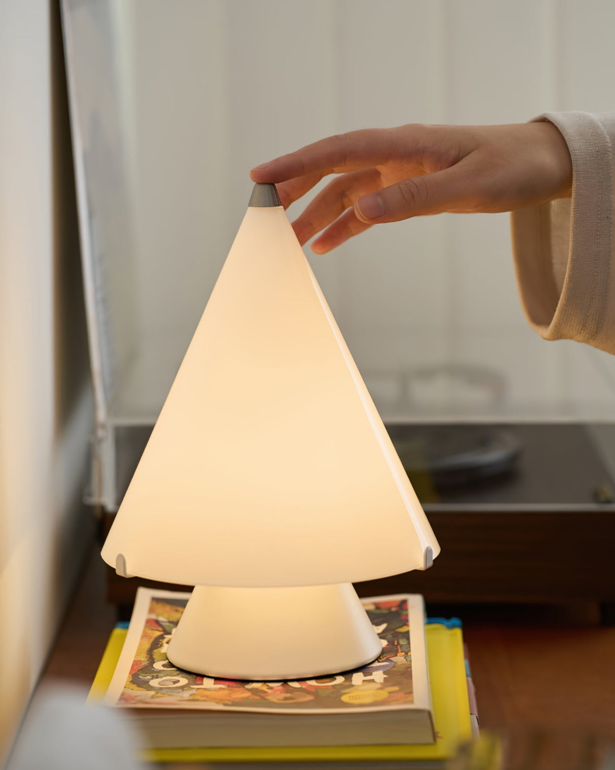 Modern Table Lamp Conical Glass Shade Design - Product detail 5