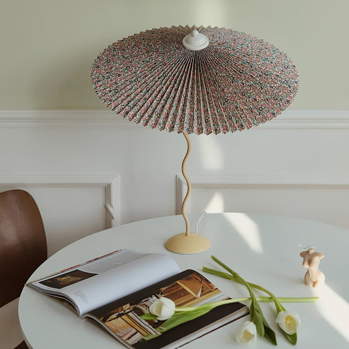 Modern Pleated Table Lamp Textured Shade Design - Detailed view