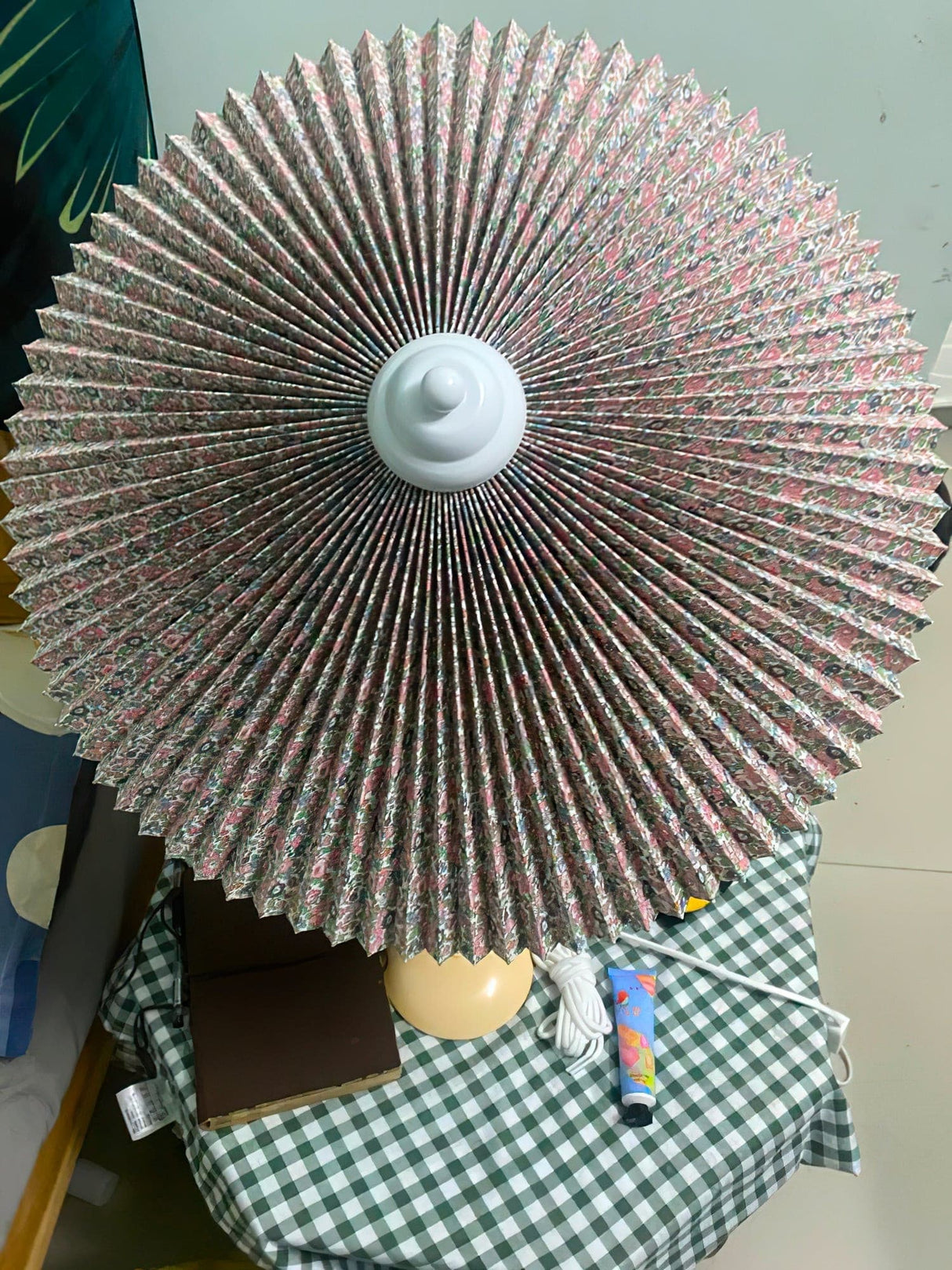 Modern Pleated Table Lamp Textured Shade Design - Product detail 19
