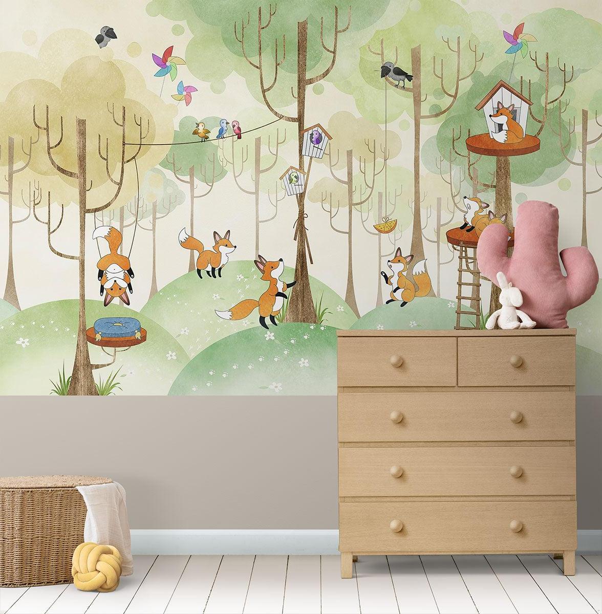 Papier Peint Mural Animaux de la Forêt | Scène de Cabane dans l'Arbre avec Renard Joueur