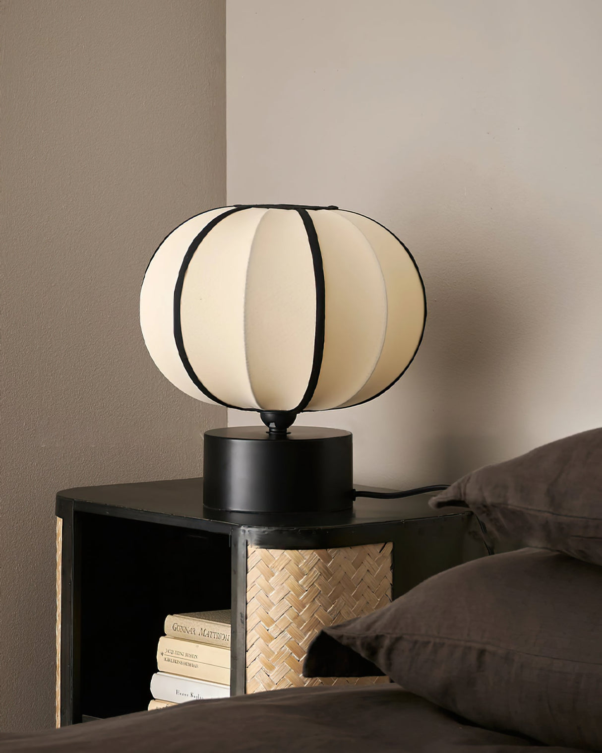 Modern Table Lamp Spherical Fabric Shade Design - Product detail 4