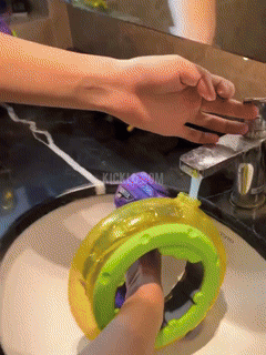 Kids Water Blaster Gun LED Light-Up Wrist Ring Design - Detailed view