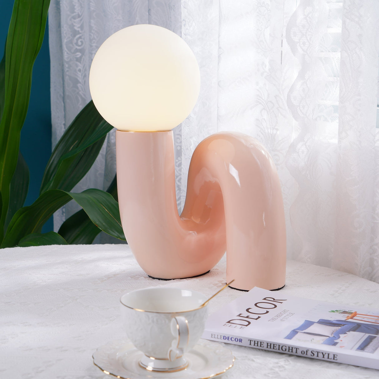 Modern Table Lamp Curved Pink Resin with Glass Globe - Product detail 12