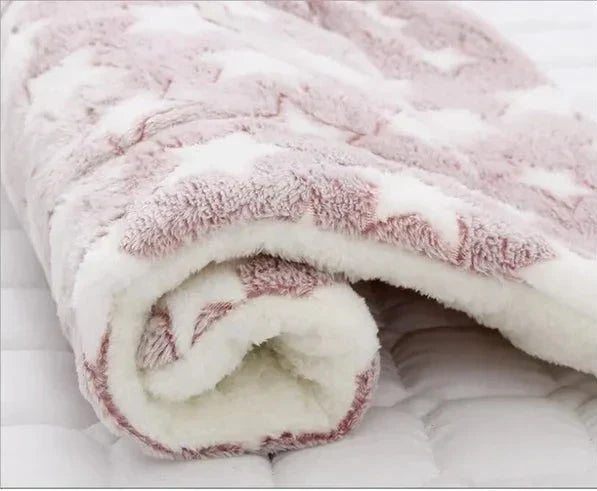 Pet Comfort Blanket  Soft Flannel Star Pattern Design - Product example