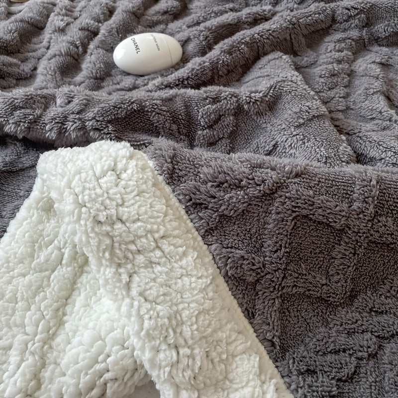 Quilted Fleece Blanket  Reversible Gray Sherpa Throw - Product detail 4