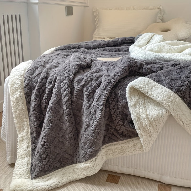 Quilted Fleece Blanket  Reversible Gray Sherpa Throw - Product detail 6