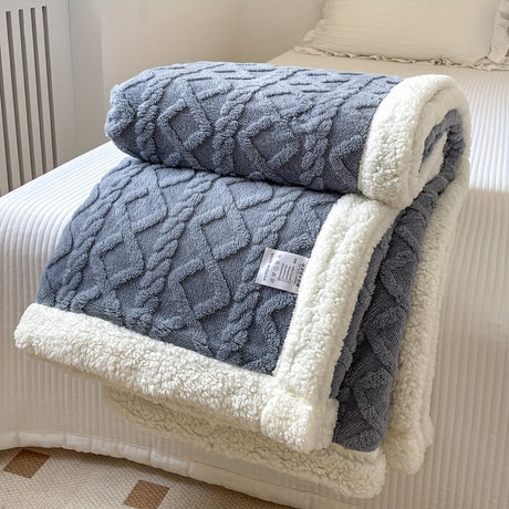 Quilted Fleece Blanket  Reversible Gray Sherpa Throw - Product detail 13