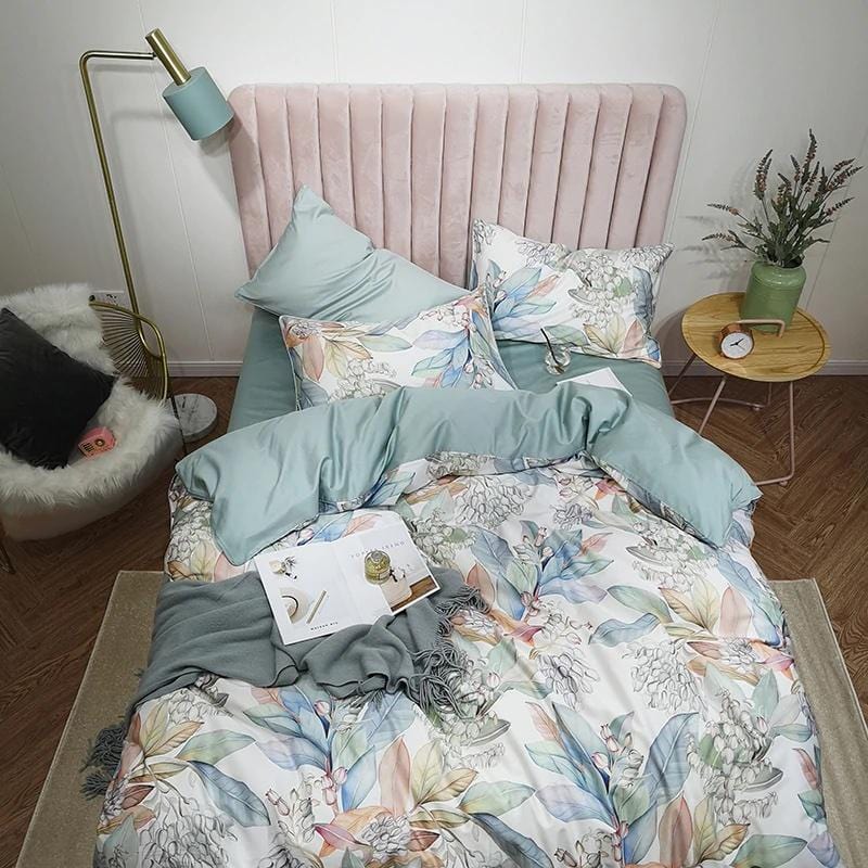 Egyptian Cotton Duvet Set  Botanical Floral Pattern - Product showcase