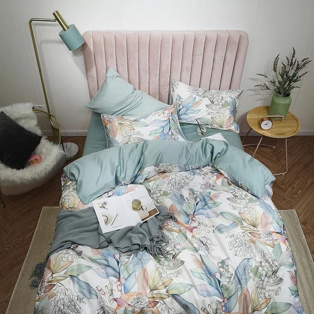 Egyptian Cotton Duvet Set  Botanical Floral Pattern - Product showcase