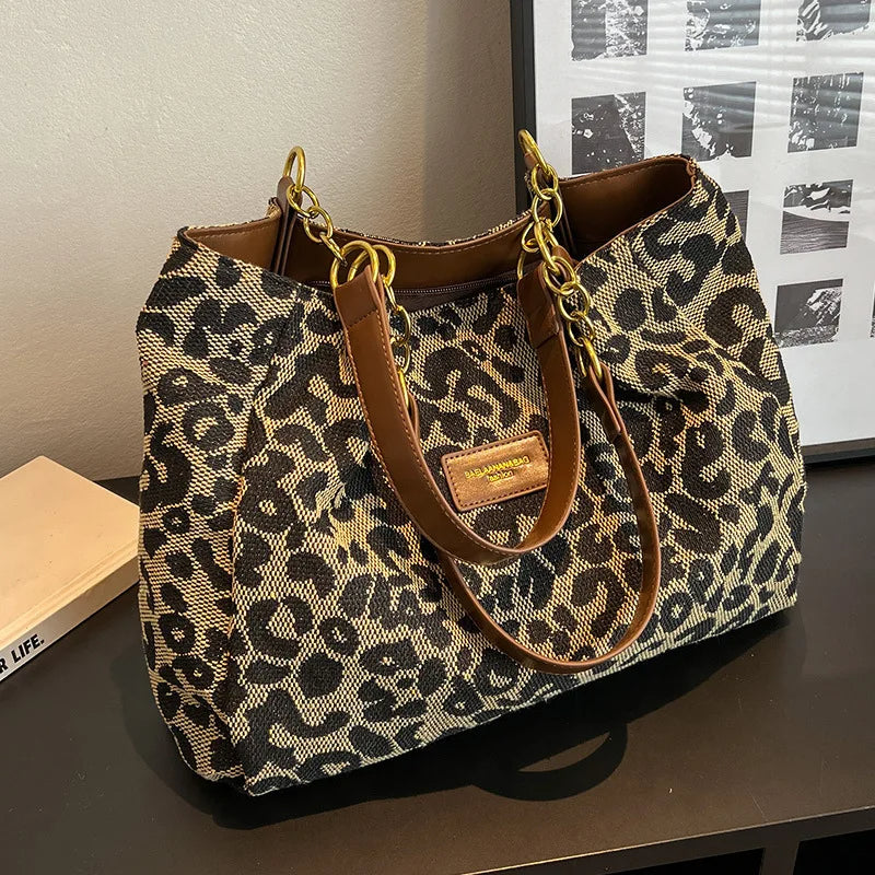 Leopard Print Shoulder Bag  Chain Strap Faux Leather Design - Product example