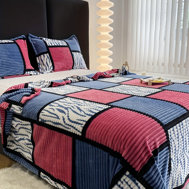 Geometric Flannel Blanket  Teal Beige Checkered Pattern - Product detail 5
