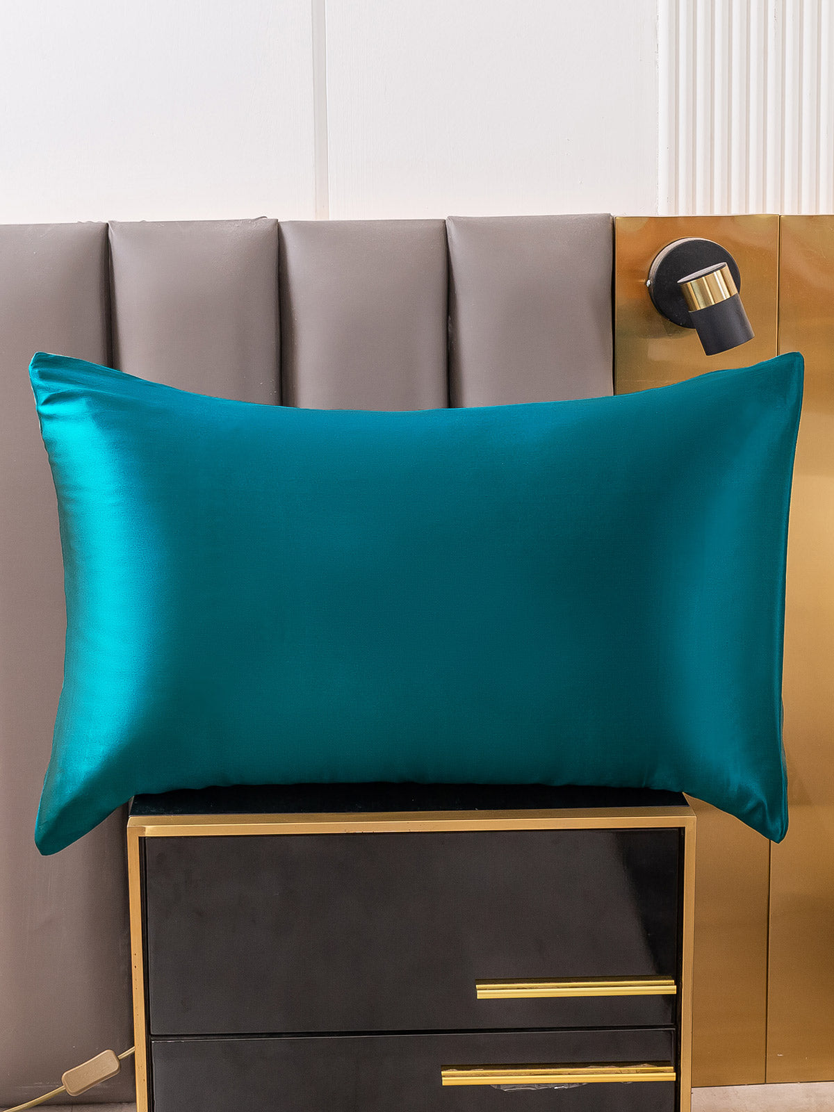 Mulberry Silk Pillowcase  Hidden Zipper Design - Product showcase