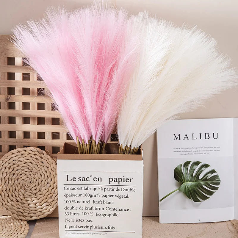 Natural Pampas Grass Decor  Soft Beige Dried Stems - Detailed view