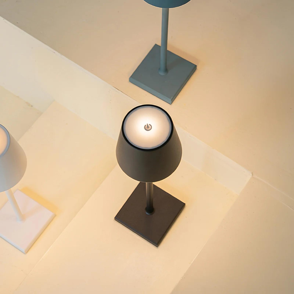 Modern Table Lamp  Brushed Gold Metal Design - Product detail 6