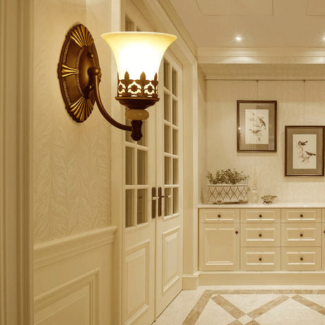 Vintage Wall Sconce  Dual Glass Shades With Crown Detail - Product detail 4